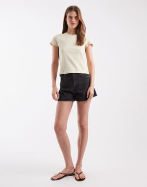 Levi's high waisted denim mom shorts in black