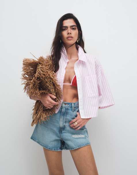 Levi's højtaljede denim mom-shorts med slidt look i lyseblå - view 1