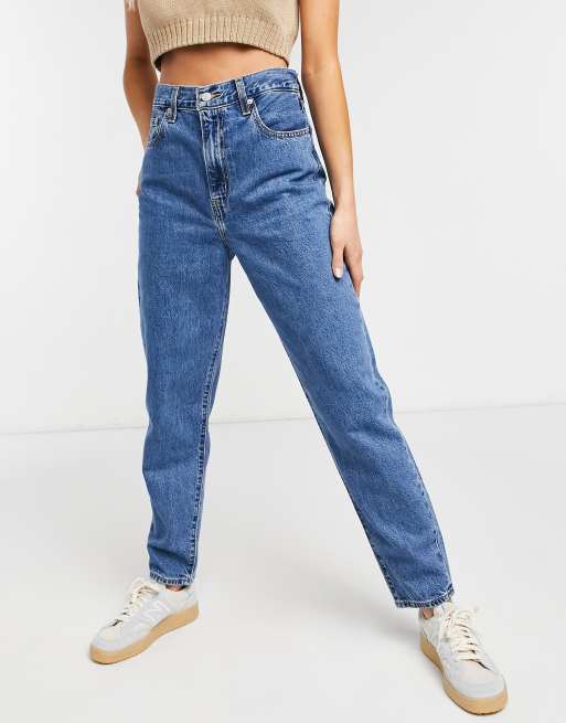 Levi's - Højtaljede, tapered jeans i blå mellemvask i løs pasform