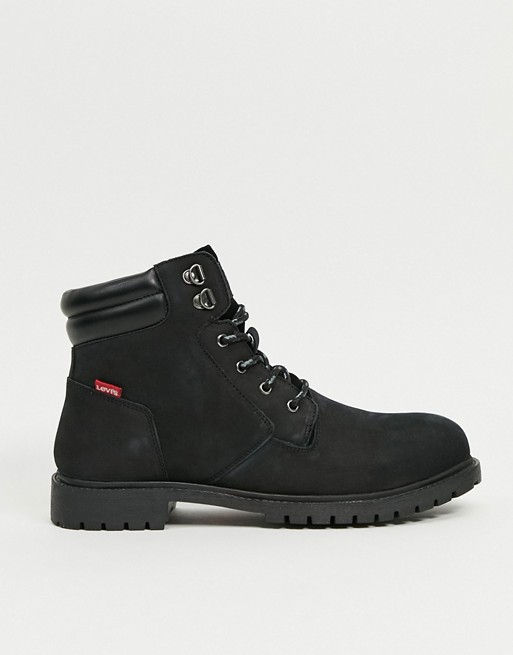 Levi's hodges suede boot in black with small logo