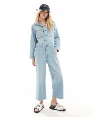 Levi's - Iconic - Jeans-Overall in hellblauer Waschung