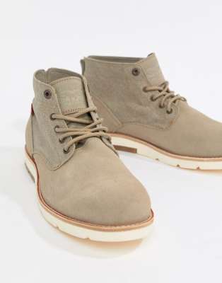 levis chukka boots