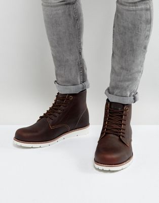 Levis Jax Clean Leather Boots In Brown 