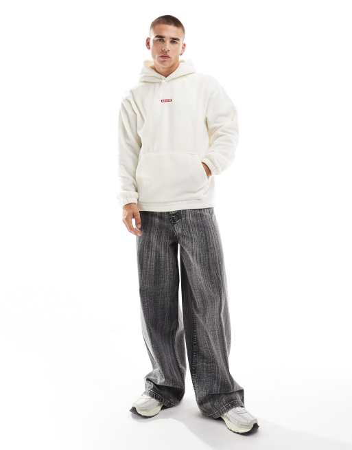 Levi s Kapuzenpullover aus Fleece in Creme mit zentriertem Logo ASOS