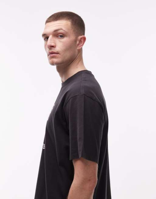 Levi's – Kastiges Oversize-T-Shirt in Schwarz mit Logo-Grafikprint, 4 von 5