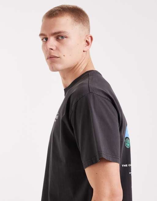 Levi's – Kastiges T-Shirt in Schwarz mit Grafikprint am Rücken, 4 von 5