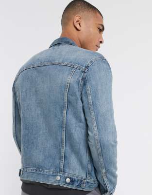 levi's killebrew denim trucker jacket in light wash