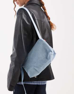 Levi's - Kleine Schultertasche aus blauem Denim