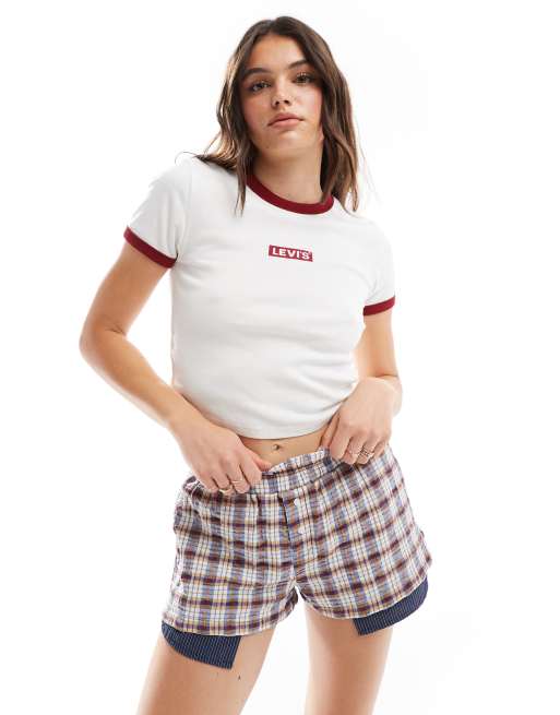 Levi's - Kort hvid T-shirt med logomærke og kontrastkanter