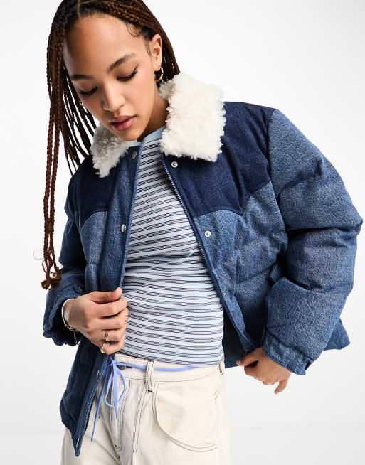 Levi's - LA - Western denim pufferjack met bontkraag in blauw, 3 van 4