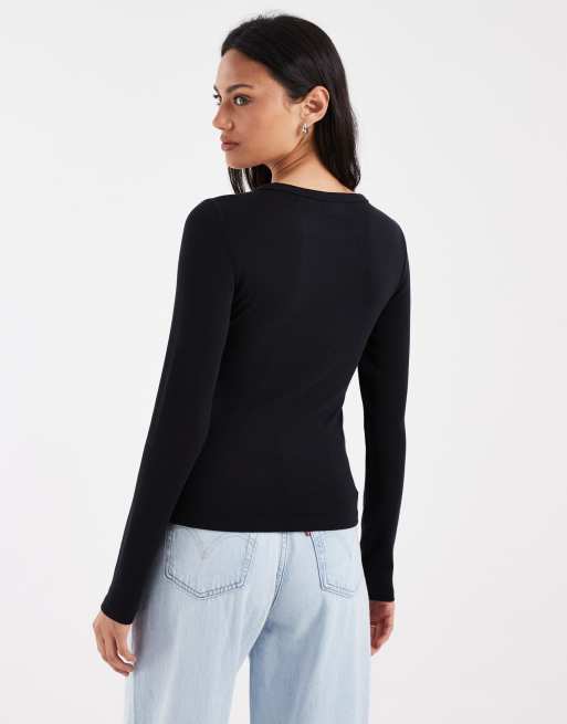 Levi's långärmad t-shirt med grafiskt blommigt tryck i svart, 4 av 4