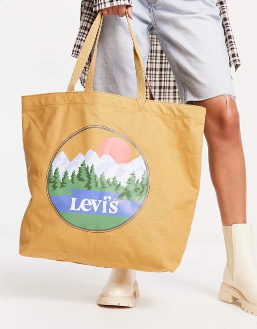 Levi's large graphic tote in brown | ASOS