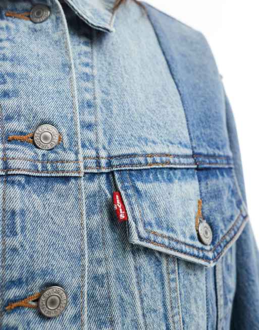 Levi's – Ljusblå truckerjacka i denim med paneler och 90-talsstil, 3 av 4