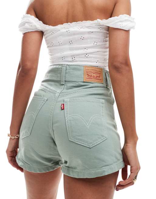 Levi's – Ljusgröna jeansshorts i mom-modell och overdye med kontrasterande sömmar, 2 av 5