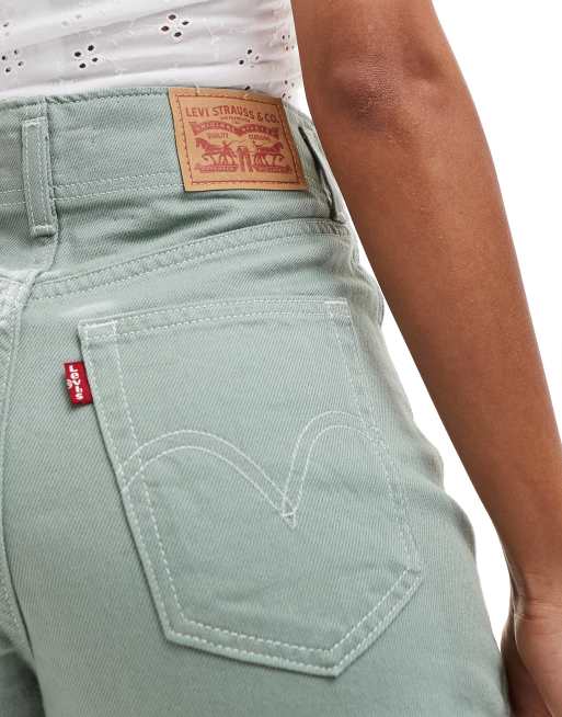 Levi's – Ljusgröna jeansshorts i mom-modell och overdye med kontrasterande sömmar, 5 av 5