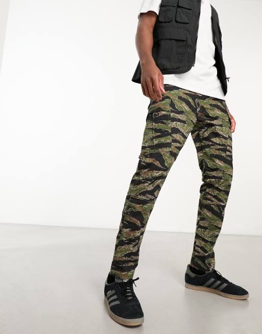 Levi's Lo Ball cargo pants in green camo with pockets | ASOS