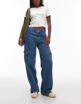 Levi's - Lockere Cargo-Jeans in Mittelblau mit sehr niedrigem Bund