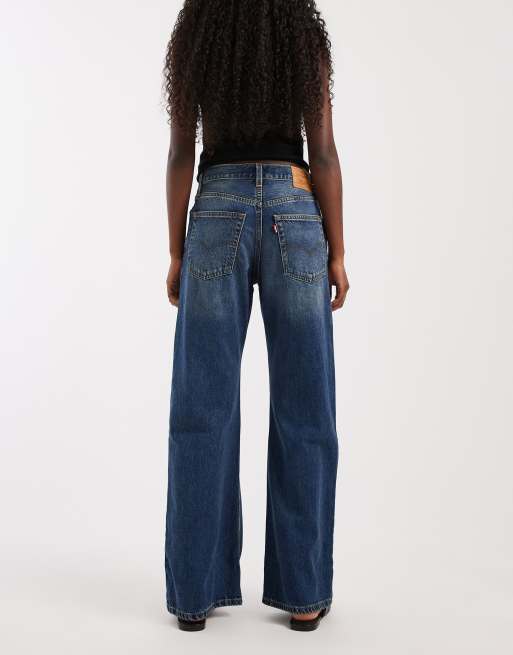 Levi's lockere Middy Bootcut-Jeans in Mittelblau, 2 von 5