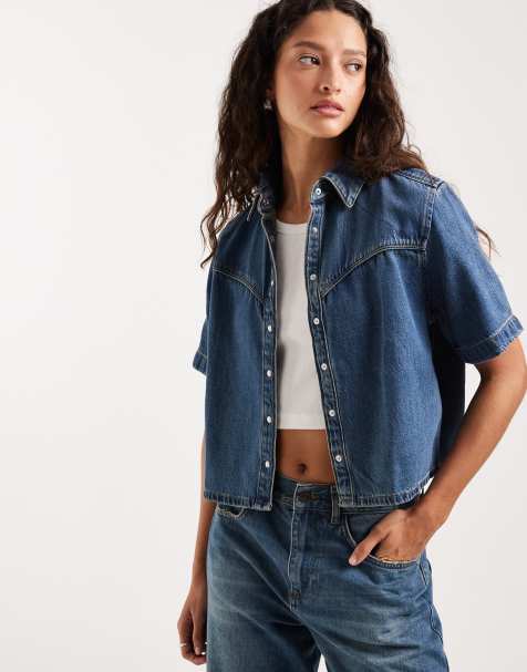 Levi's – Logan – Kastiges Jeanshemd in Mittelblau - view 1