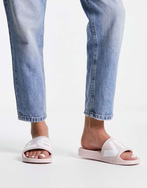Levi's logo slider in light pink , 2 of 4