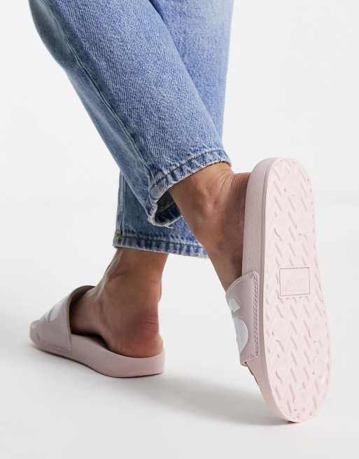 Levi's logo slider in light pink , 3 of 4