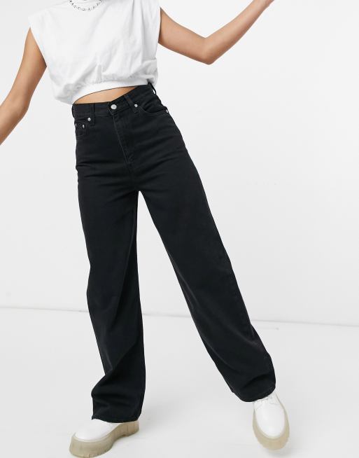 Levi\u2019s Broek met wijd uitlopende pijpen zwart casual uitstraling Mode Broeken Broeken met wijd uitlopende pijpen Levi’s 