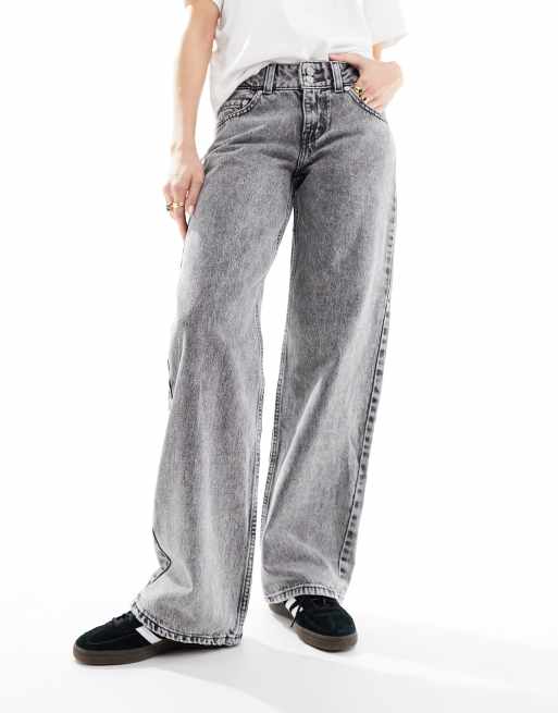 Levi's - Losvallende jeans met superlage taille in lichtgrijs met wassing