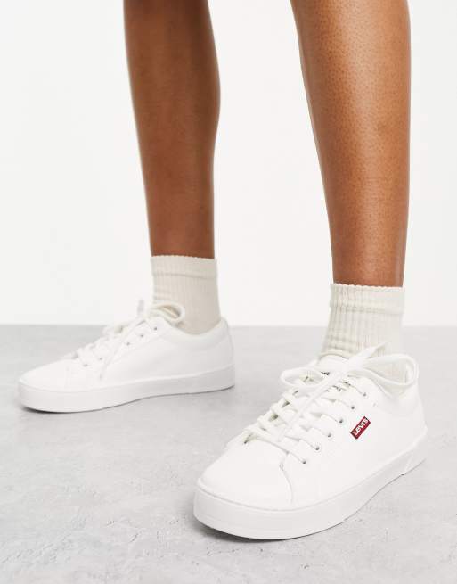 Levi's Malibu trainer in white with logo