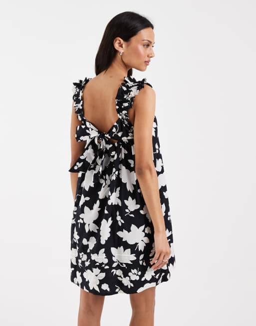 Levi's – Meg – Kurzes Babydoll-Kleid in Schwarz mit Blumenmuster, 4 von 4