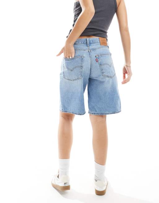 Levi's – Mellanblå, tvättade, långa jeansshorts i baggy dad-modell, 2 av 5
