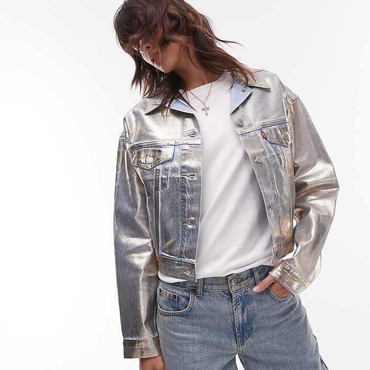 Levi's metallic shrunken 90s denim trucker jacket in gold | ASOS Levi's metallic shrunken 90s denim trucker jacket in gold | ASOS