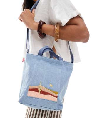 Levi's Levi's mini icon tote bag with dessert embroidery in light blue