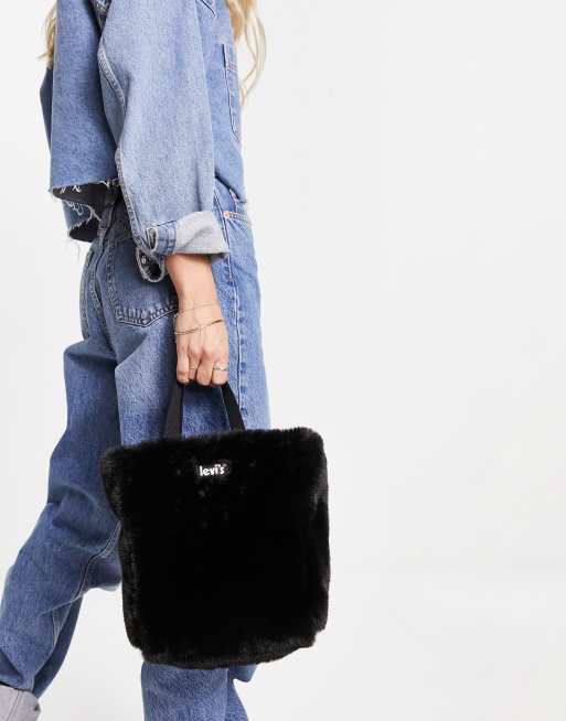Levi's mini icon tote in black