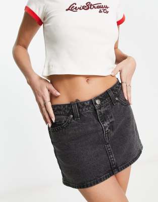 Levi's - Mini-Jeansrock in verwaschenem Schwarz mit A-Linien-Schnitt
