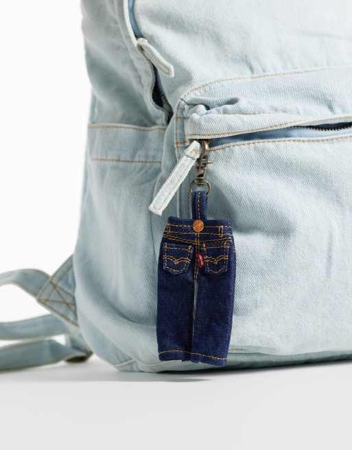Levi's mini tote-väska med charm för bakficka, 3 av 3