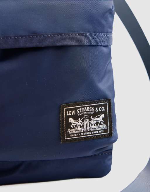 Levi's Mission bay crossbody bag in blue, 3 of 3