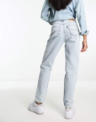 Levi's - Mom-Jeans im Stil der 80er in heller weißlich-blauer Waschung