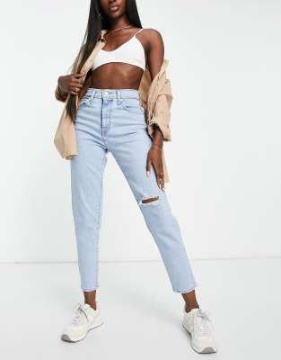 Levi's - Mom-Jeans in verwaschenem Hellblau mit hohem Bund