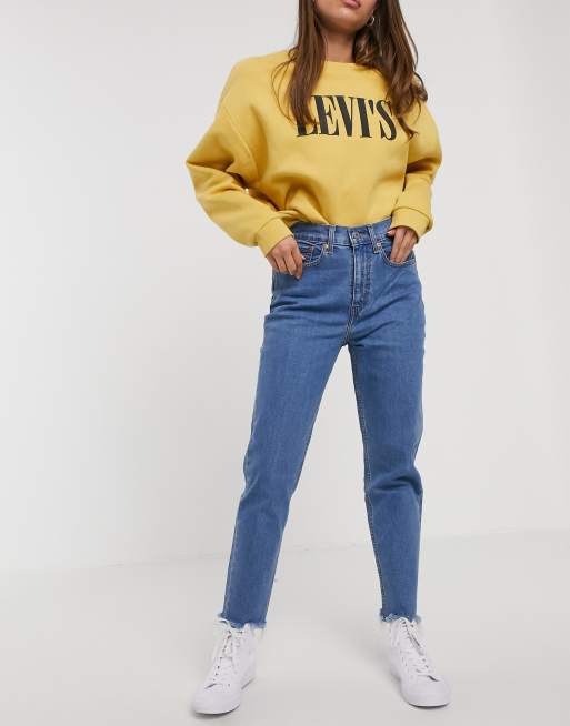 Levi's – Mom-Jeans in verwaschenem Mittelblau