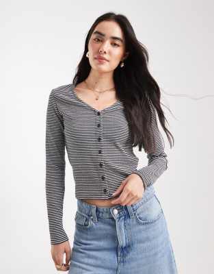 Levi's Muse Long Sleeve Button Front T-shirt In Gray