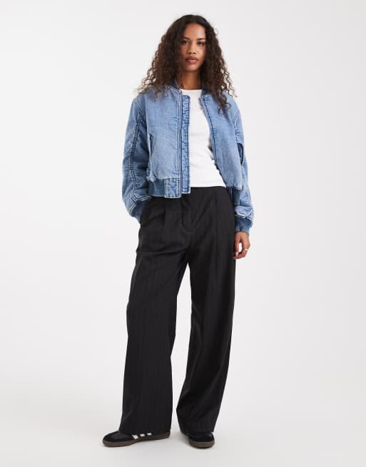 Levi's – Niebieska jeansowa kurtka bomberka w kowbojskim stylu, 2 z 4