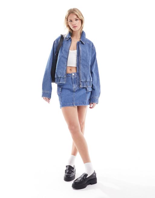Levi's – Niebieska jeansowa spódnica mini z bojówkowymi kieszeniami