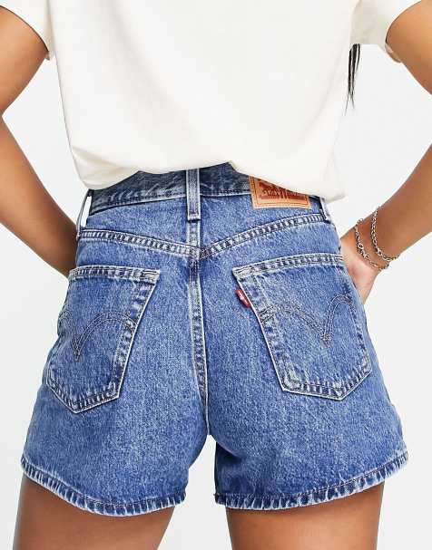 Levi's – Niebieskie krótkie mom jeans z podwyższonym stanem - view 1