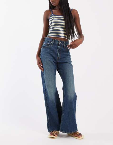 Levi's – Niebieskie zbierane w talii jeansy dzwony - view 1