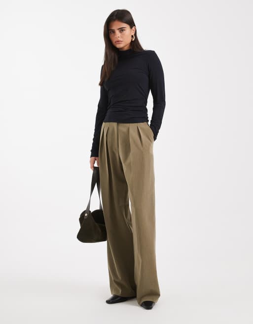 Levi's – Nina – Svart t-shirt med hög krage och långa ärmar, 3 av 4