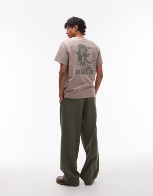 Levi's no days off back print relaxed fit t-shirt in brown - view 1