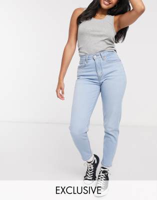 levi's light wash mom jeans