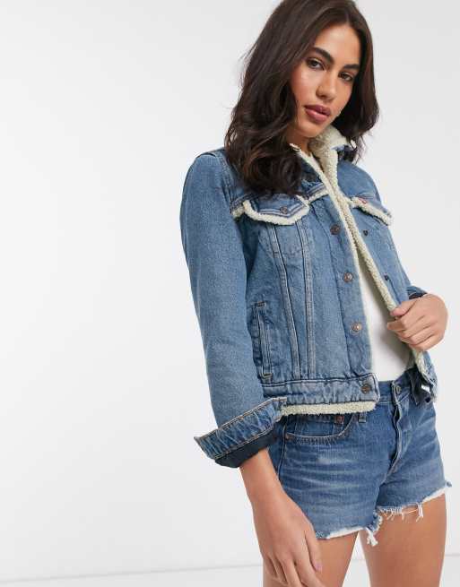 Levi's original denim sherpa jacket in mid wash blue | ASOS