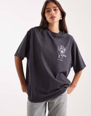 Levi's - Oversize-T-Shirt in Schwarz mit Grafik