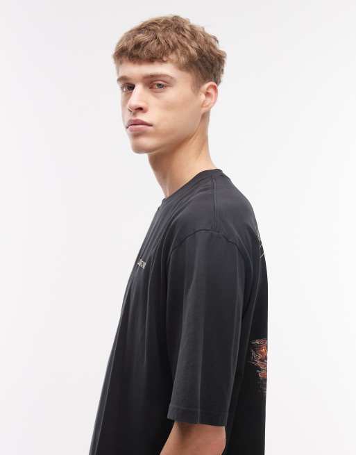 Levi's – Oversize-T-Shirt in Schwarz mit Rückengrafik, 4 von 5